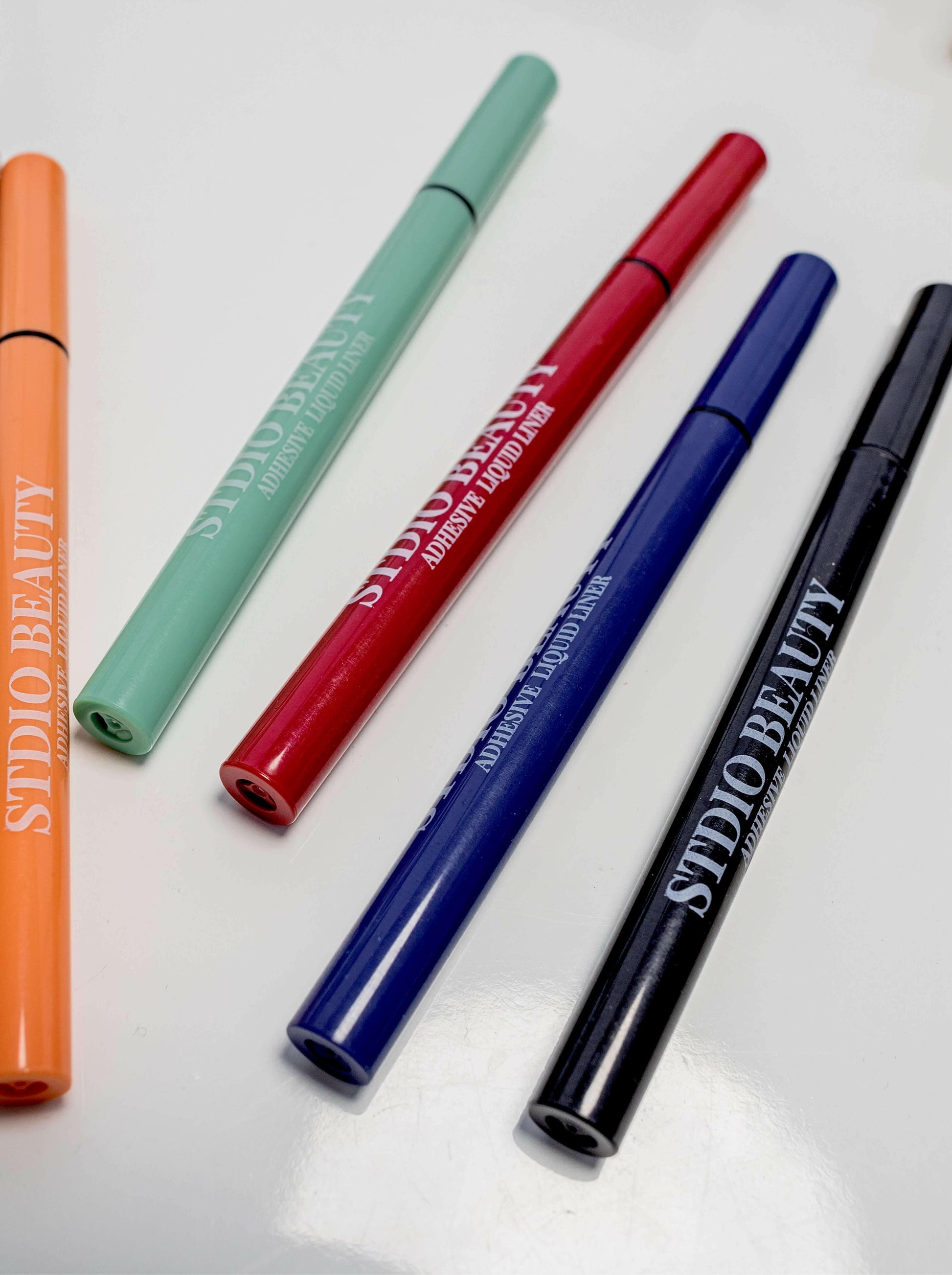 Adhesive Liquid Eyeliner Pen.