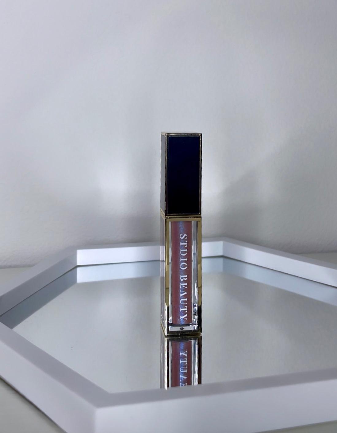 GLAMOUR | LIQUID GOLD LIP GLOSS.