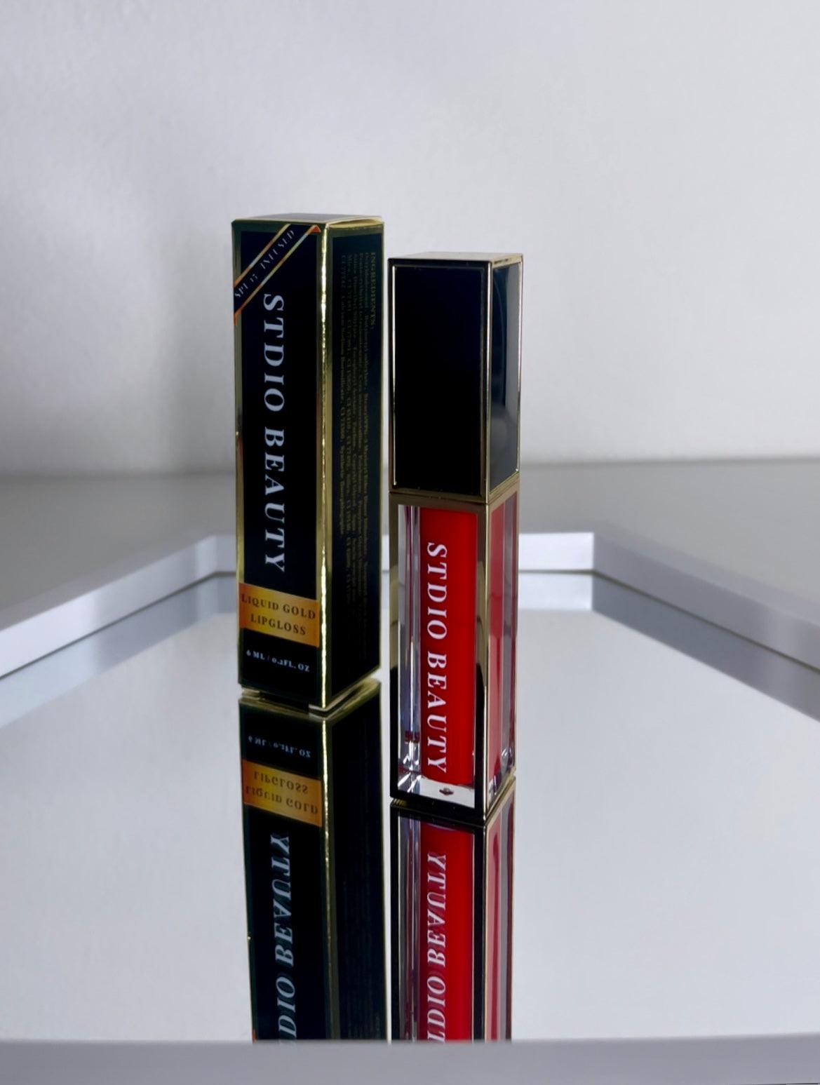 SHOWCASE | LIQUID GOLD LIP GLOSS.